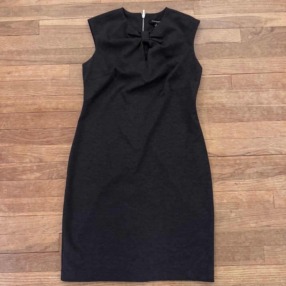 Sharagano gray sleeveless keyhole neck knee length sheath dress size 8P
 b79